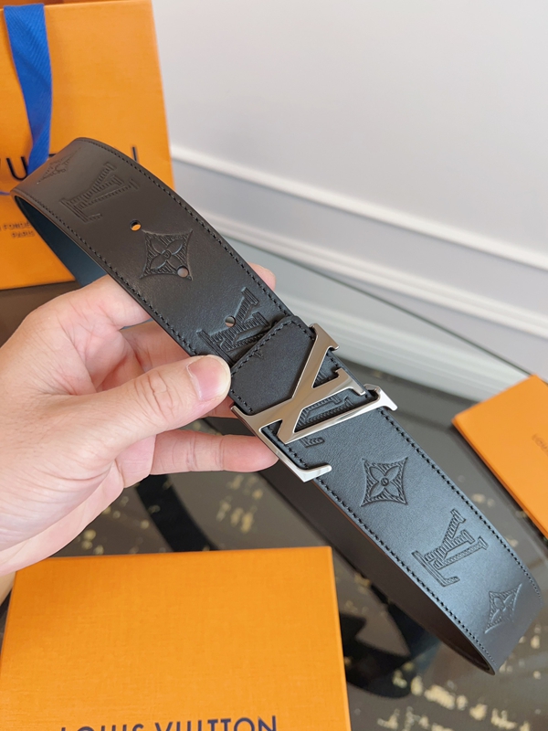 ルイヴィトンベルト正面デザイン